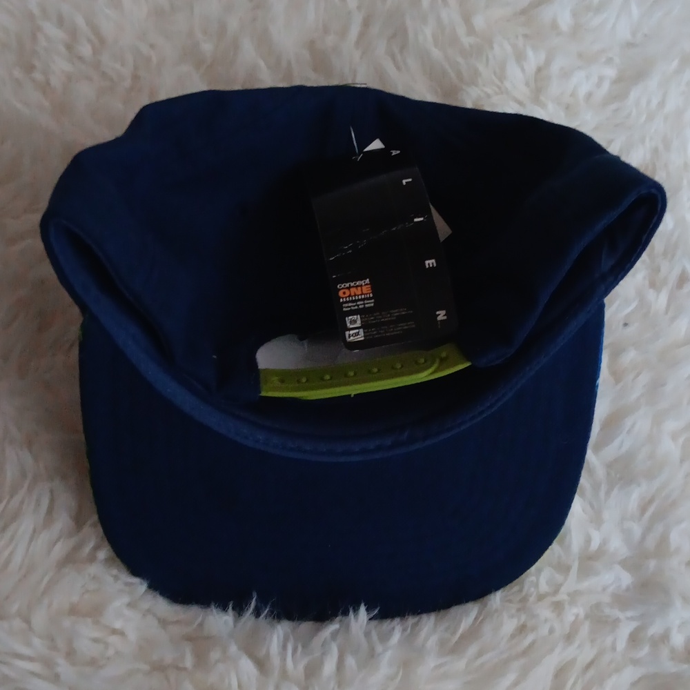 Alien Graphic Blue Hat - Picture 2 of 4